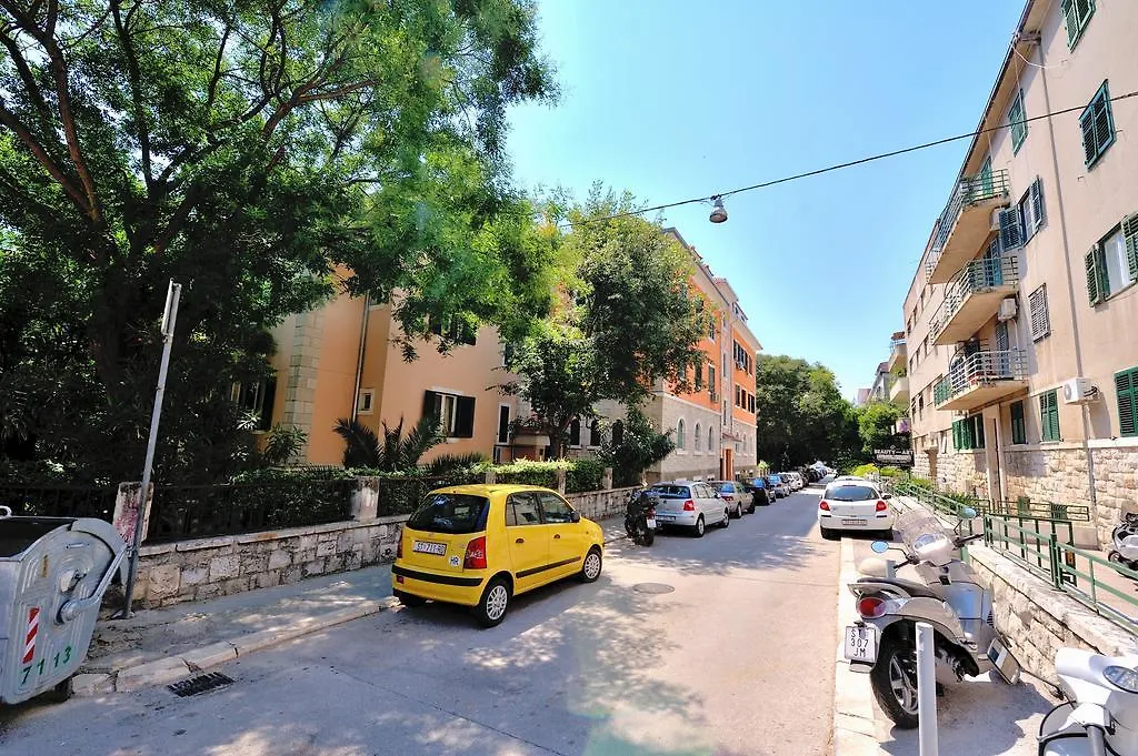 Charming Center Apartment Split 0*,